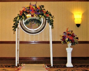 Arch & Matching Side Arrangement 