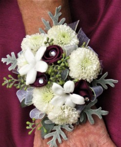Button Mums & Stephanotis 