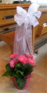 Pew Decor Bow & Planter 