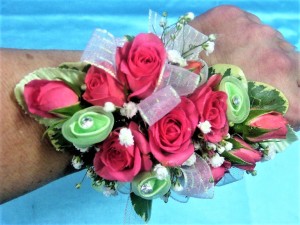 Spray Roses & Ribbon Roses