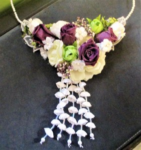 Vintage Look Floral Necklace